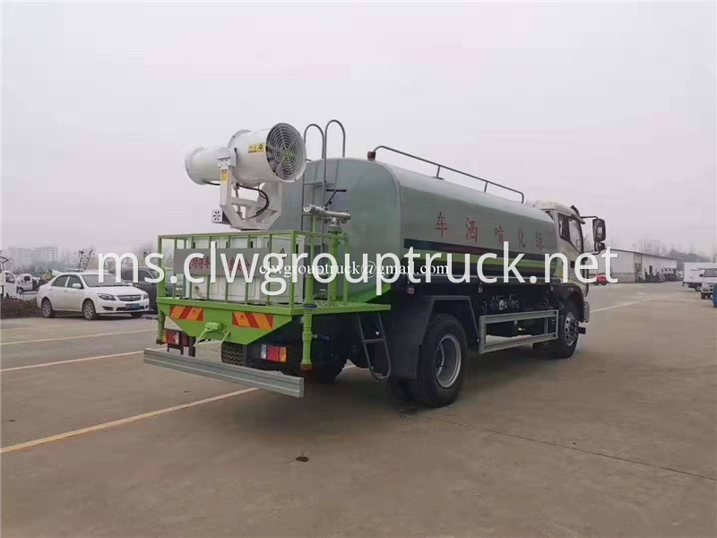 Water Spray Truck 7